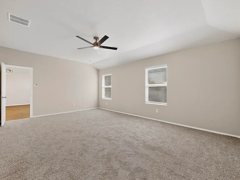 218 Sickle Loop — Photo 12