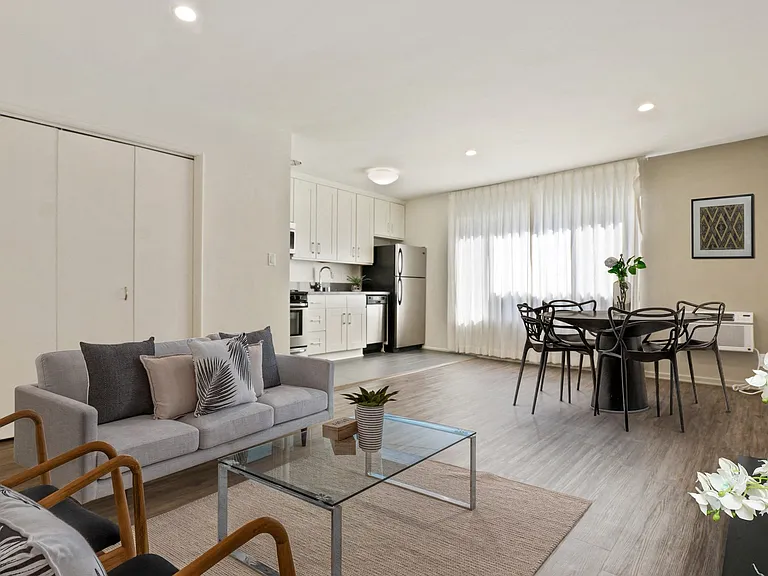 Barrington Avenue Apartment Homes — Photo 13