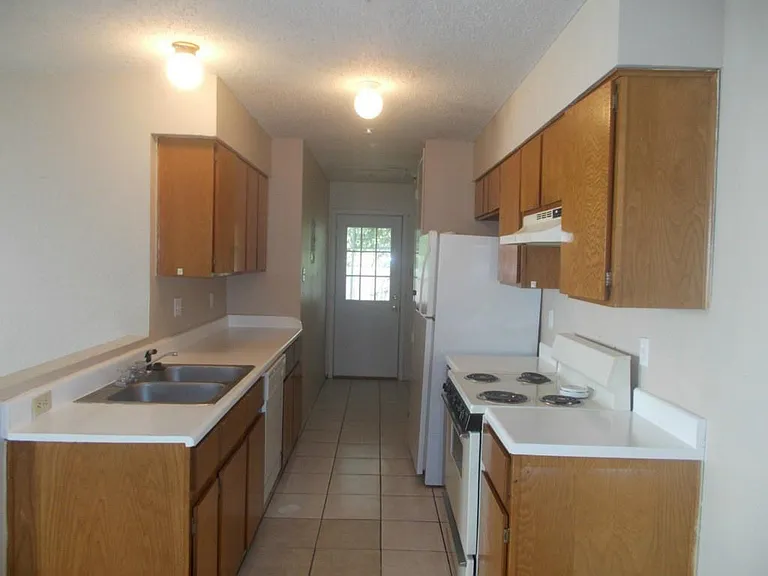 8710 Piney Point Dr #B — Photo 4