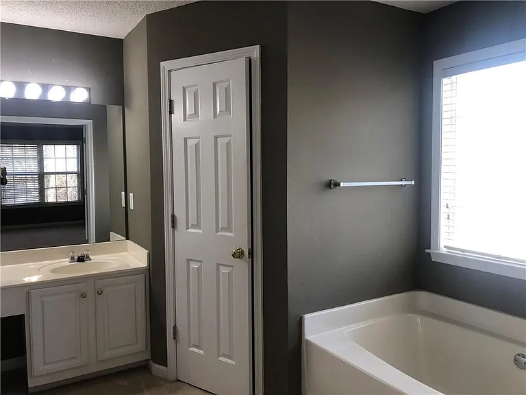 5871 Haterleigh Dr — Photo 22