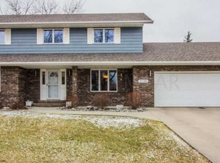 3114 Par St N, Fargo, ND 58102