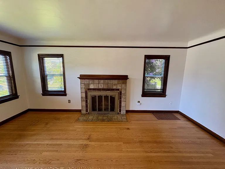 8028 Jones Ave NW — Photo 5