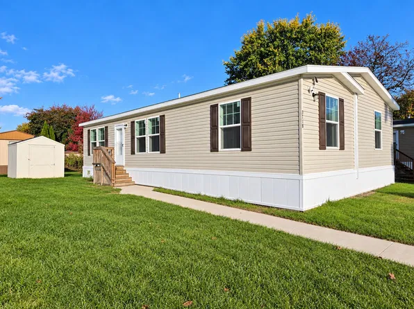 4 Bed 2 Bath Single Section Plan, Sashabaw Meadows