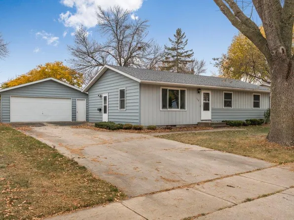 704 11th Ave SE, Willmar, MN 56201