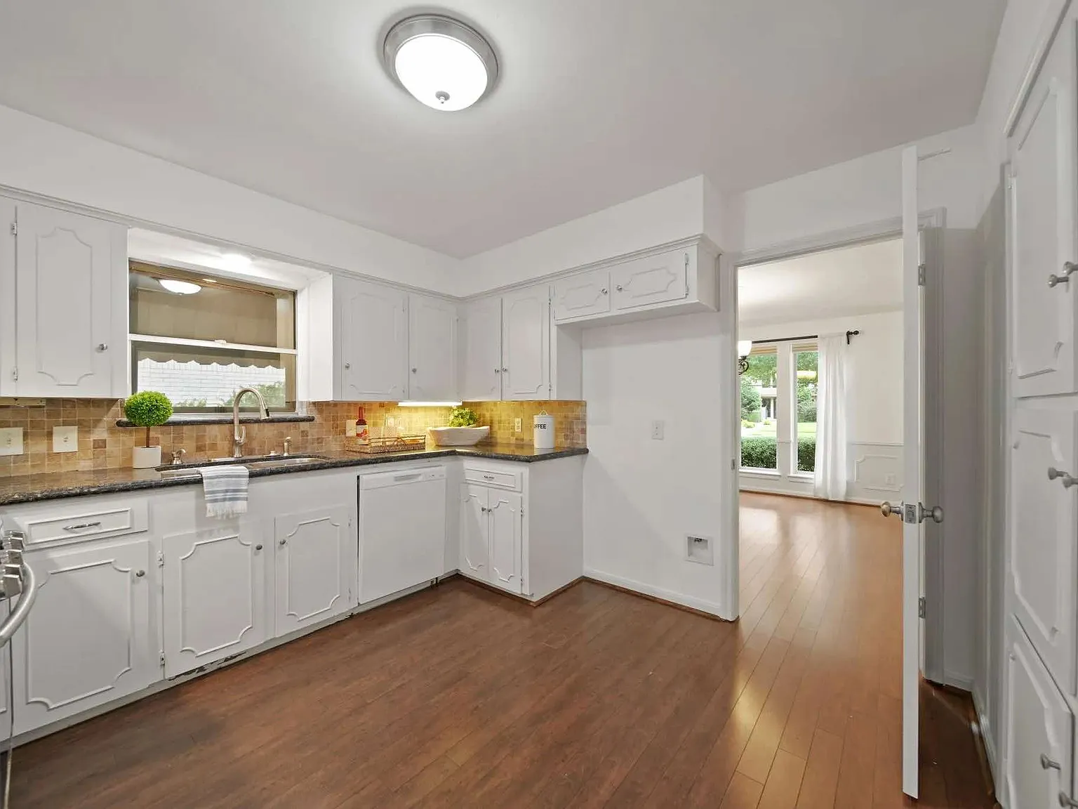 7919 Windswept Ln — Photo 4