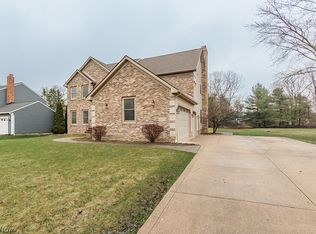 6947 Som Center Rd, Solon, OH 44139