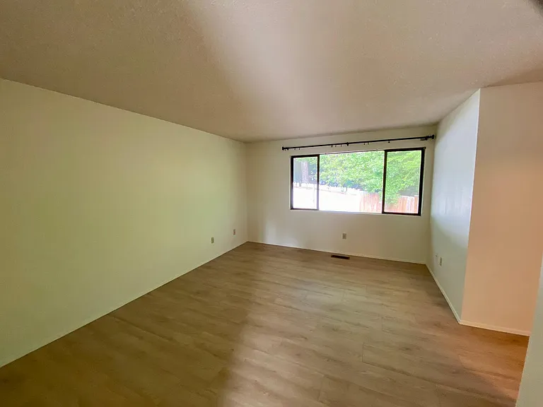 Master Bedroom - Upstairs