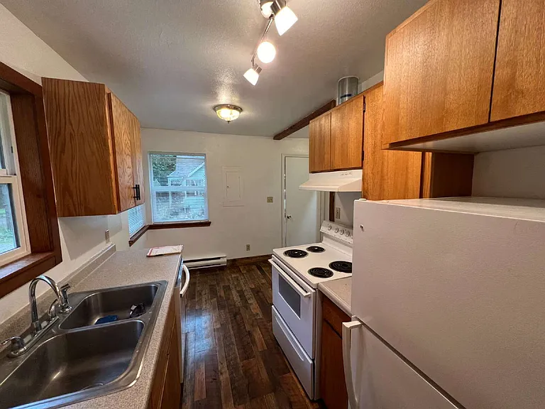 12845 Village Rd — Photo 3