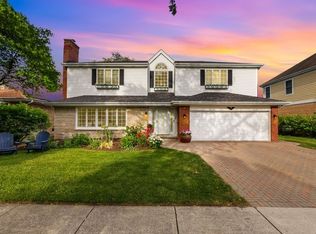 9117 Kenneth Ave, Skokie, IL 60076