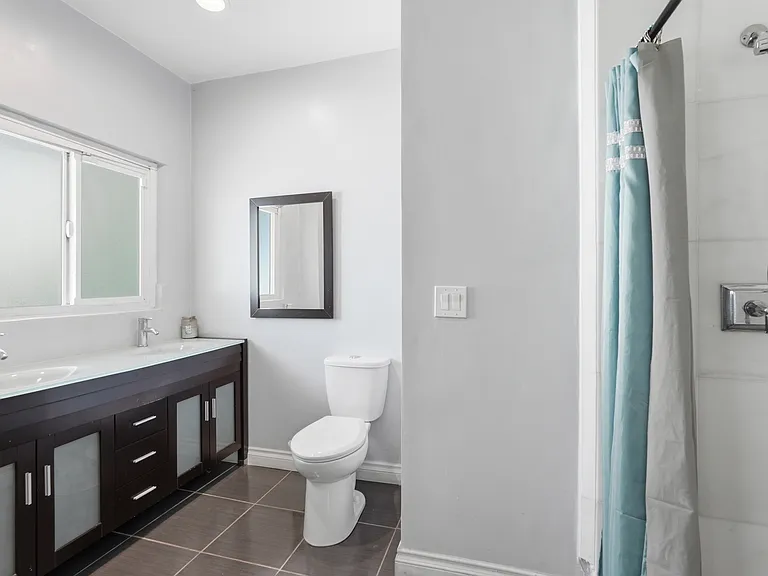8647 Corbin Ave — Photo 25