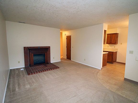 5th image of 3803-3805 SE Cesar E Chavez Blvd #8