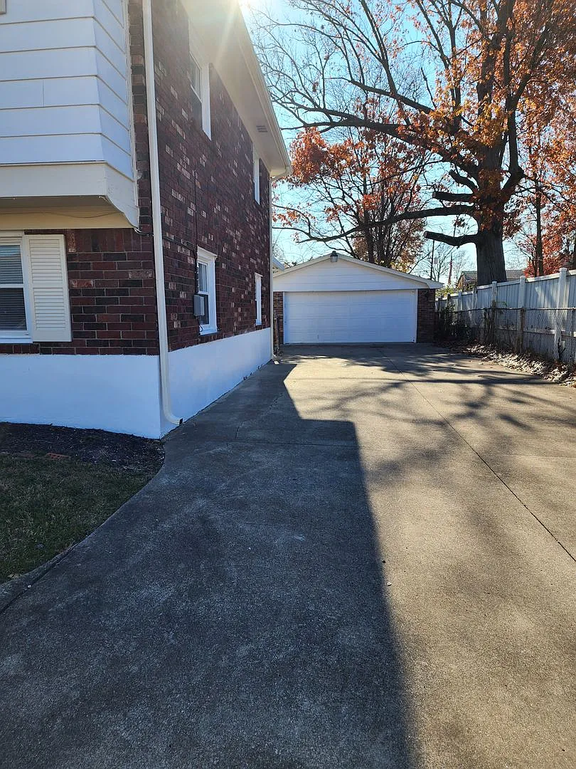 Beautiful 3 Bedroom 2 Bathroom Home — Photo 4