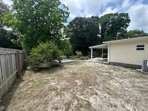 5th image of 208 Forest Dr