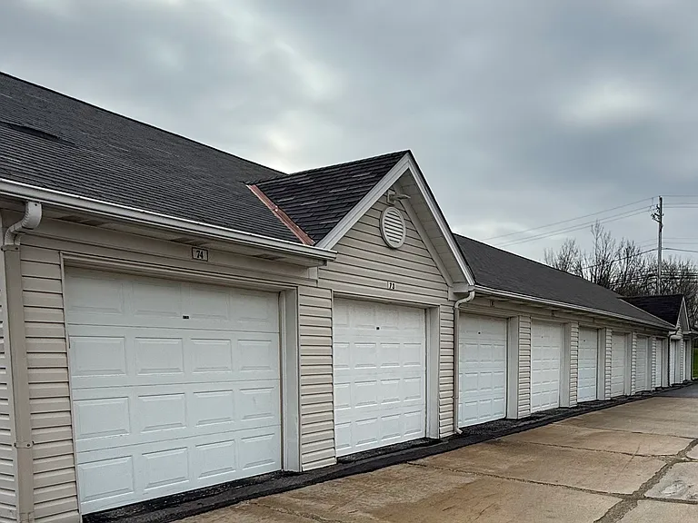 Lenox Dr — Photo 16