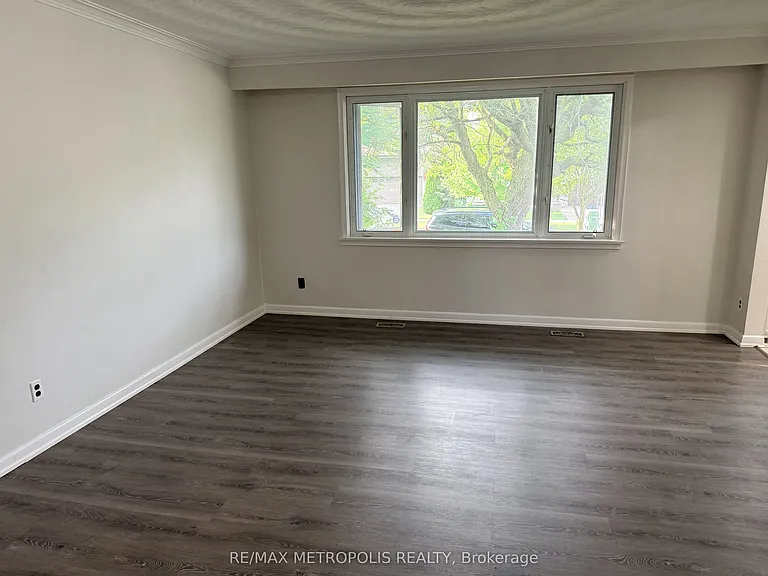 359 Patricia Ave #MAIN — Photo 2