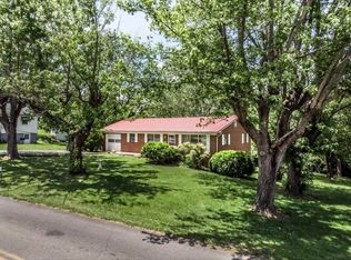 617 E Barton Ridge Rd, Greeneville, TN 37745