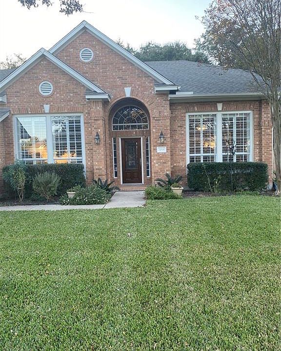 1st image of 2056 Saint Andrews Dr