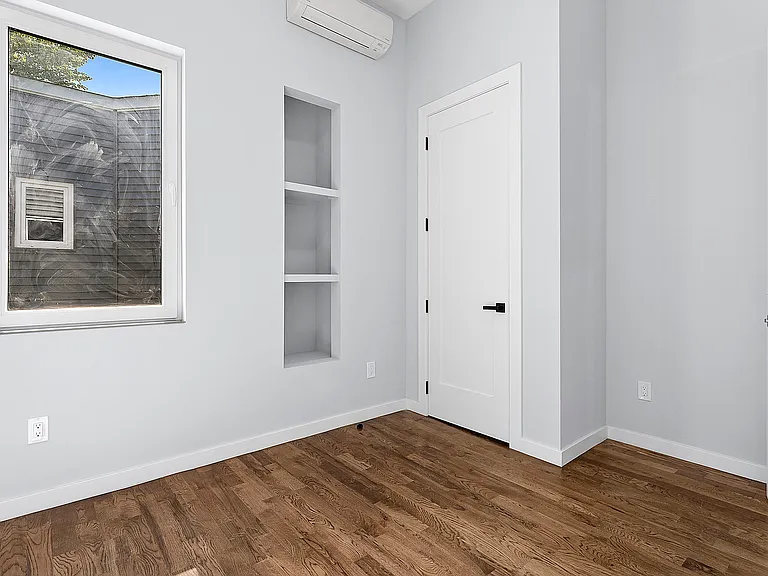 1628 Summerfield St #2F — Photo 3