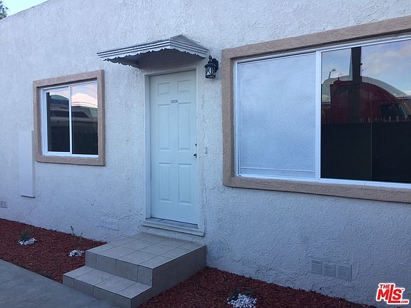 3rd image of 10958 S Broadway