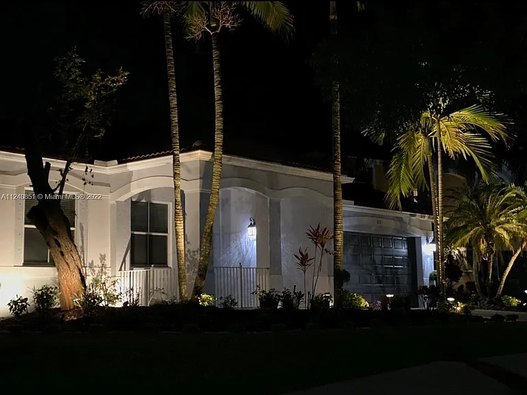 878 Lavender Cir — Photo 28