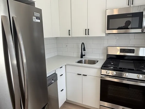 10 Gates St, Boston, MA