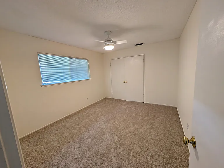 Large bedrooms, new carpet throughout.