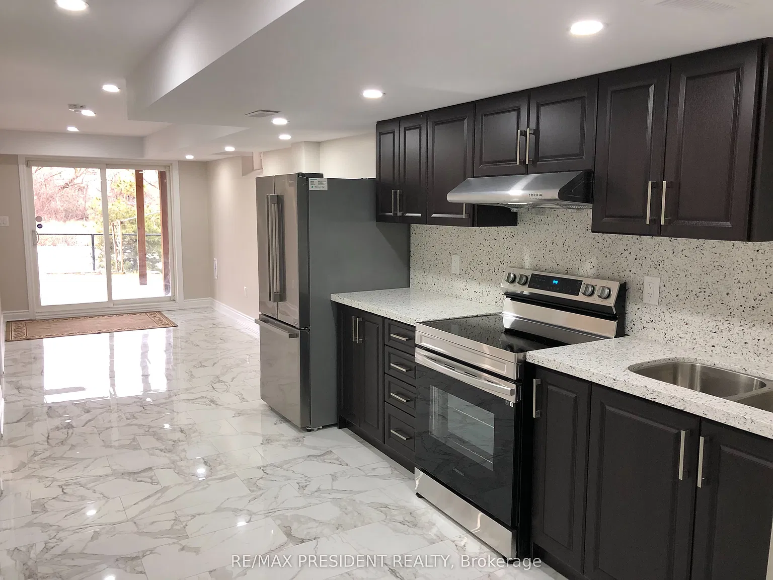 3 bed, $1,800 — Photo 1