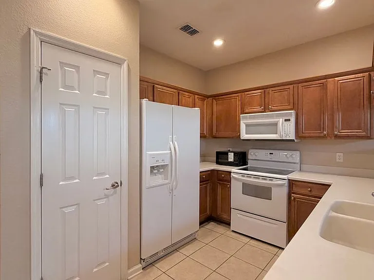 1320 Hendrix Rd #207 — Photo 8