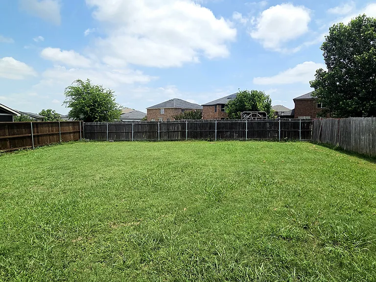 8103 Zephyr Ct — Photo 15