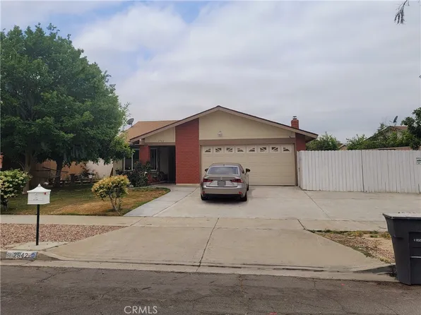 2942 Westchester Dr, Riverside, CA 92503