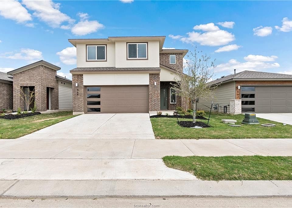 1st image of 964 Lady Bird Ln