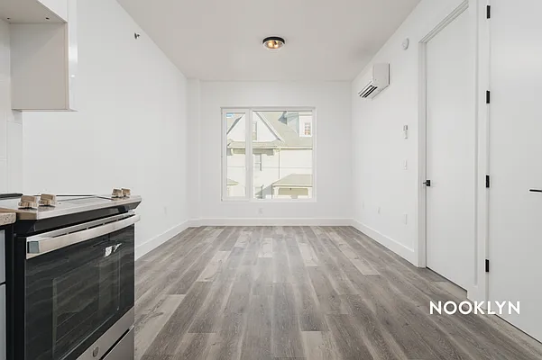 Rented by Nooklyn NYC LLC | media 9