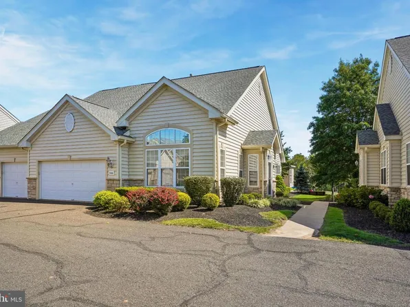 806 Devonshire Ct #59, Warrington, PA 18976
