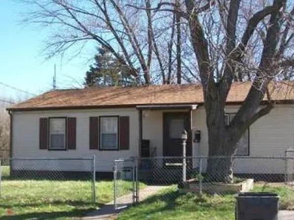 1704 N 16th St, Pekin, IL 61554