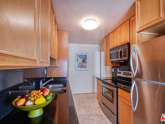 4th image of 622 S Barrington Ave APT 503