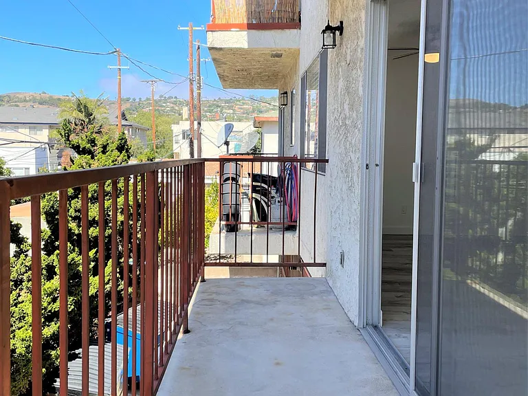 1255 W 7th St #4 — Photo 14