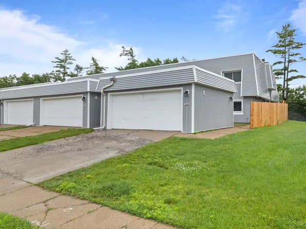6750 School St Unit 748, Windsor Heights, IA 50324