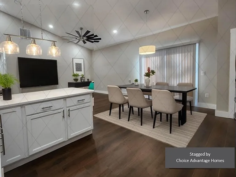 6388 W Flanders Ln — Photo 2