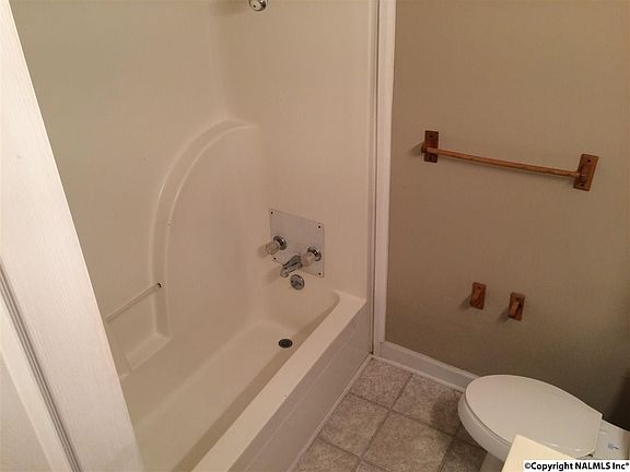 5th image of 602 Greenville Pike APT A