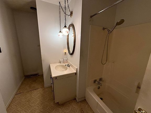 4th image of 4324 Diddle Dr