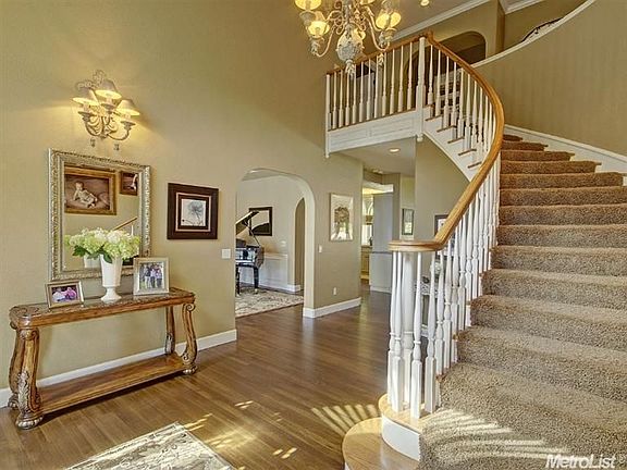 3rd image of 2339 Dartmouth Pl