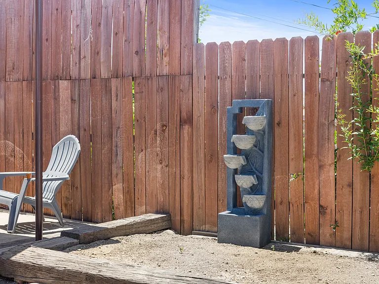 2803 Hawthorne Ave #B — Photo 30