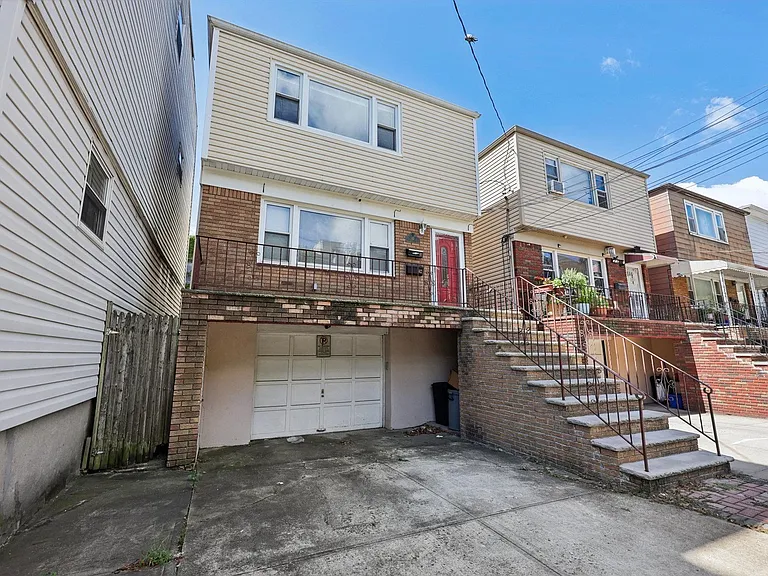 67 Saint Pauls Ave #1 — Photo 28