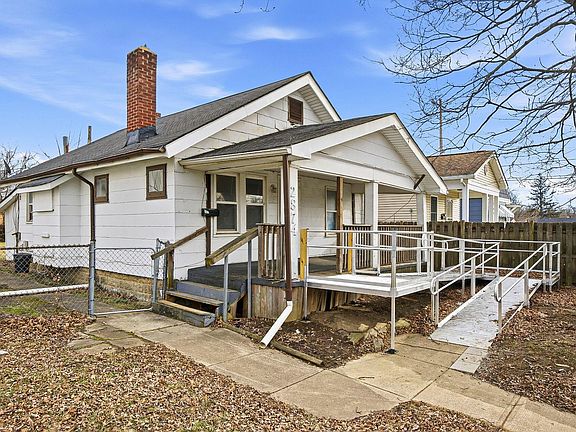 2nd image of 2874 Grasmere Ave