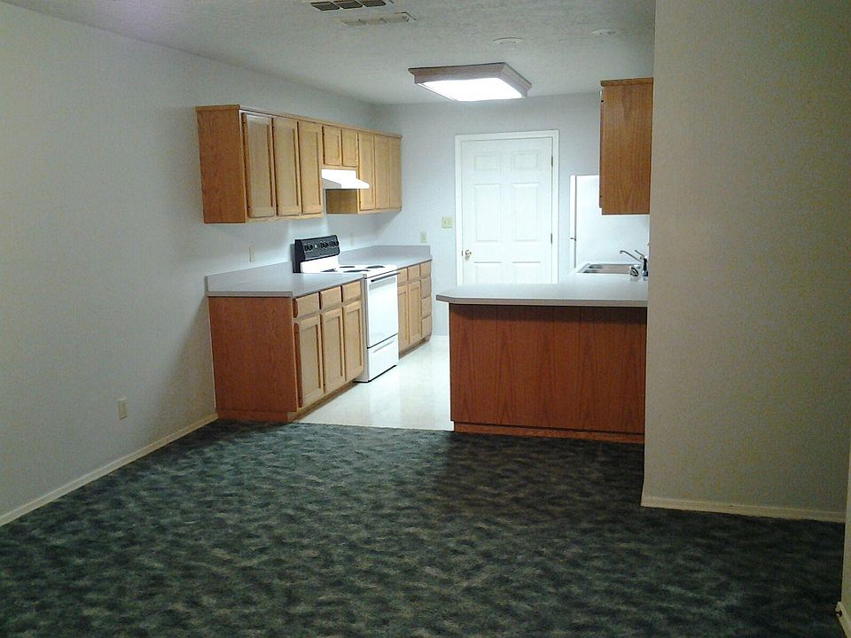 1st image of 420 E 9th St APT 3