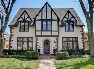 2309 E Kensington Blvd, Shorewood, WI 53211
