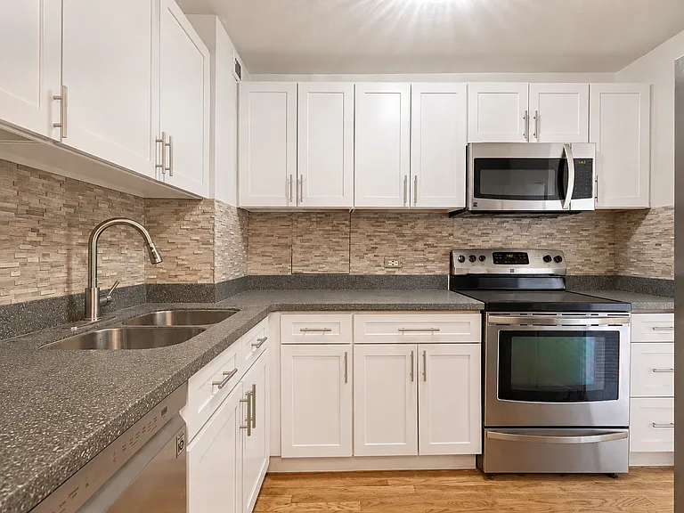 2970 N Lake Shore Dr #4A — Photo 5