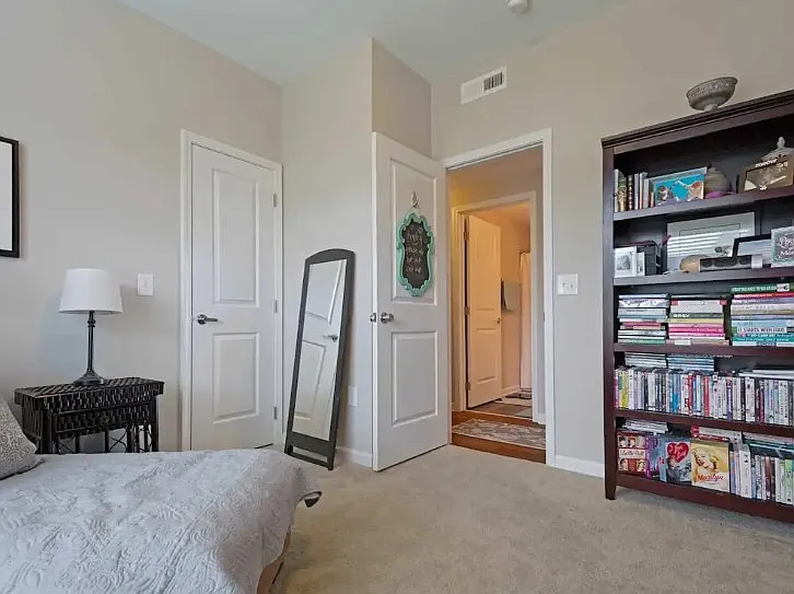 North Point Apartments — Photo 9