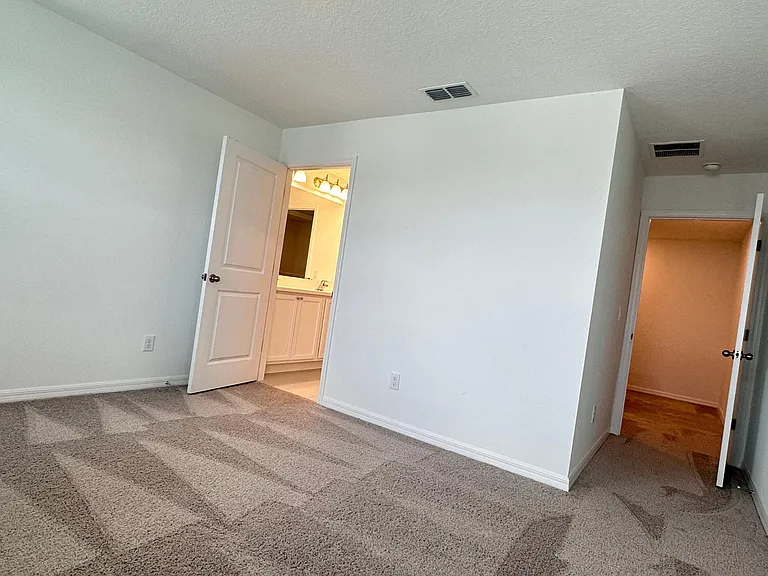 1622 Sanibel Dr — Photo 18