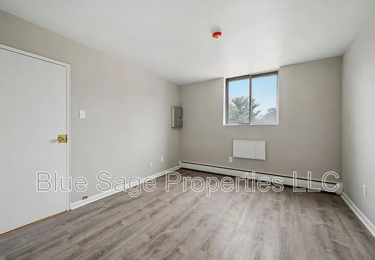 100 E Glenolden Ave #R11 — Photo 13